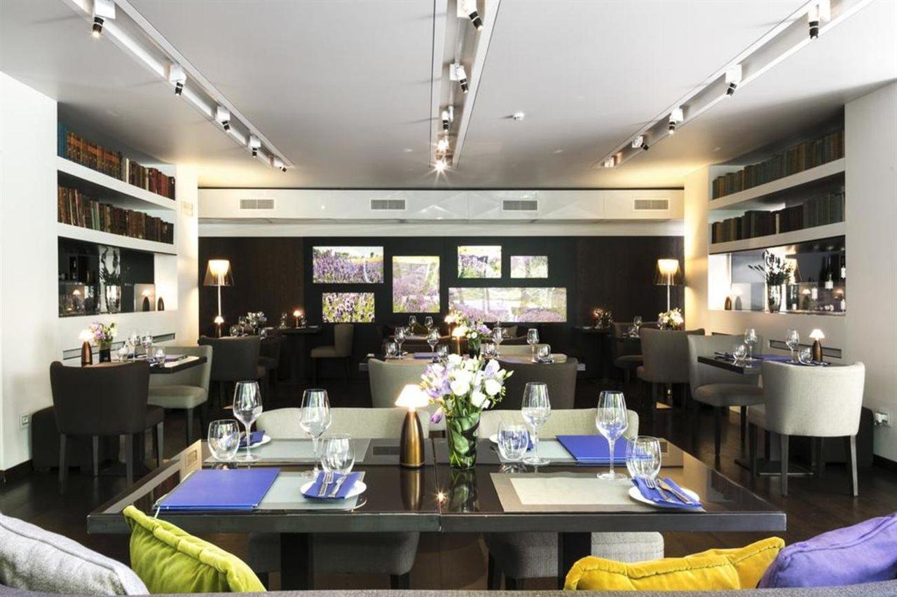 Magna Pars L'Hotel A Parfum, Small Luxury Hotels Of The World Milan Luaran gambar Restaurant L'Atelier de Joël Robuchon