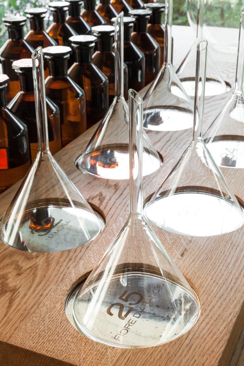 Magna Pars L'Hotel A Parfum, Small Luxury Hotels Of The World Milan Luaran gambar Tetrahedral pendula