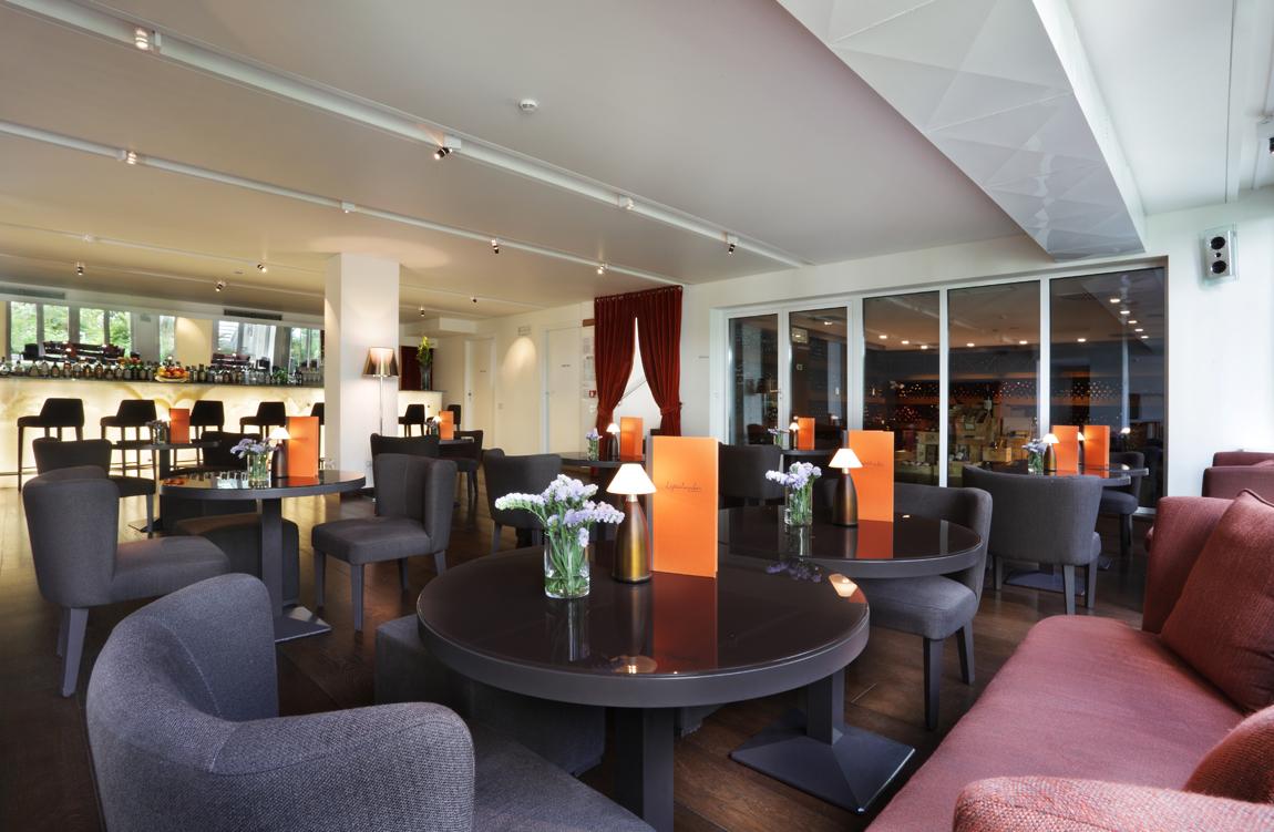 Magna Pars L'Hotel A Parfum, Small Luxury Hotels Of The World Milan Luaran gambar The lounge at the airport
