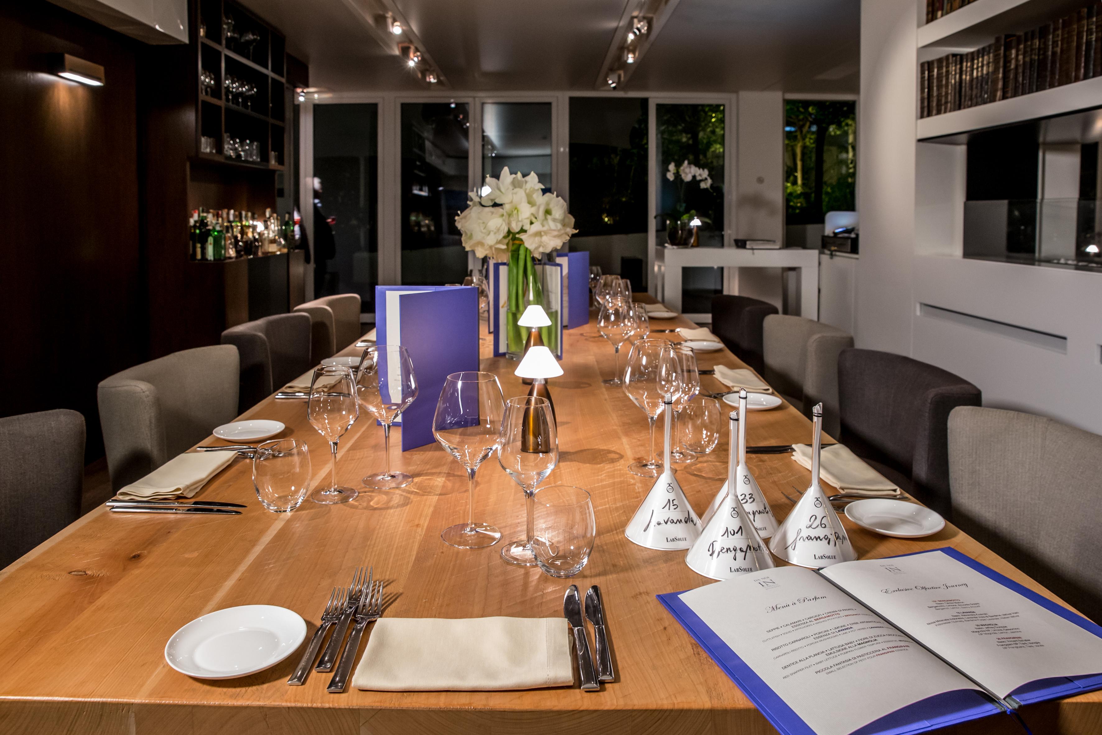 Magna Pars L'Hotel A Parfum, Small Luxury Hotels Of The World Milan Luaran gambar The Wine Scholar Guild's wine education center in New York City