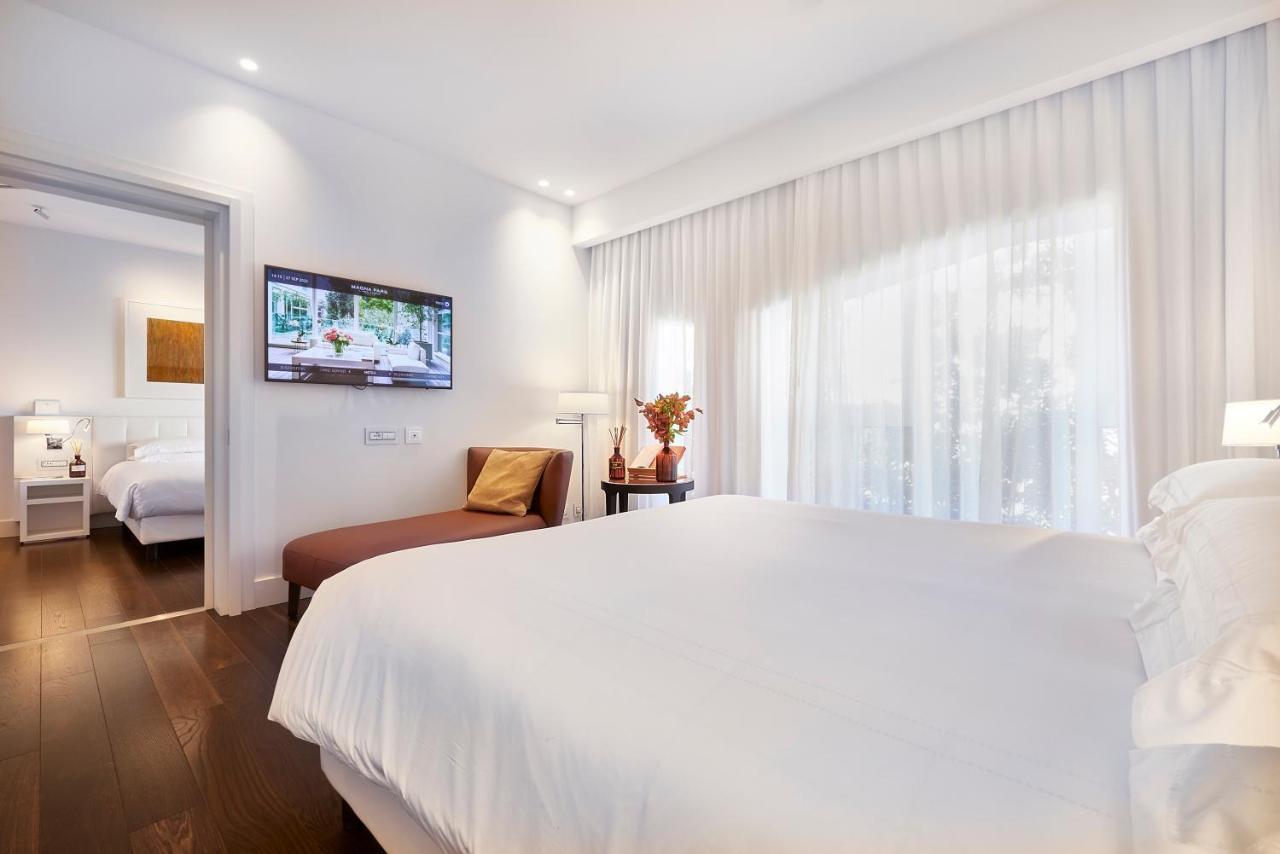 Magna Pars L'Hotel A Parfum, Small Luxury Hotels Of The World Milan Luaran gambar A bedroom at the hotel