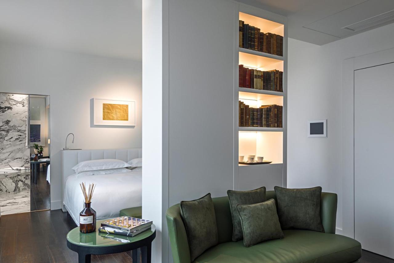 Magna Pars L'Hotel A Parfum, Small Luxury Hotels Of The World Milan Luaran gambar A suite at the Hotel